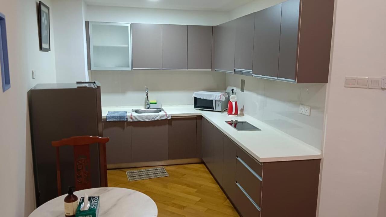 Apartment Regalia 20-02 *
