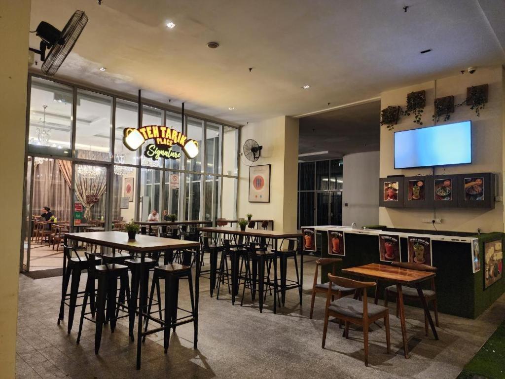 Regalia 20-02 Apartemen